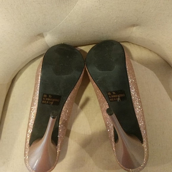 Glittery Heels | Size 7.5 - Picture 3 of 3